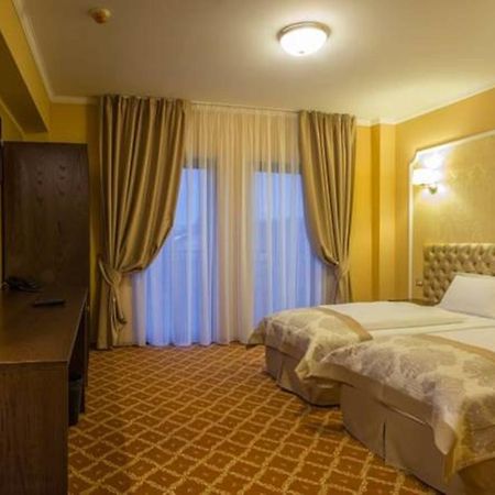 Hotel Bulevard Hunedoara Exterior foto