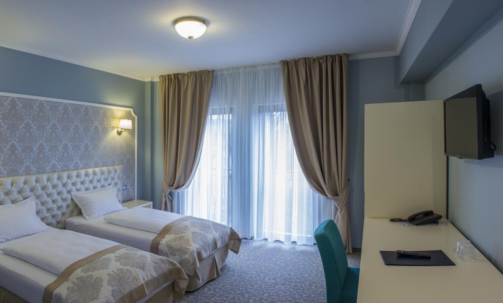 Hotel Bulevard Hunedoara Exterior foto